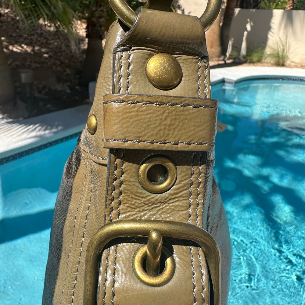 Coach Zoe Hobo Olive Green Patent Leather - Picture 6 of 14